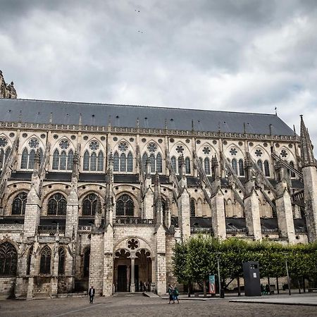 L'Hotel De Panette, Charpente Historique - Cathedrale Бурж Экстерьер фото