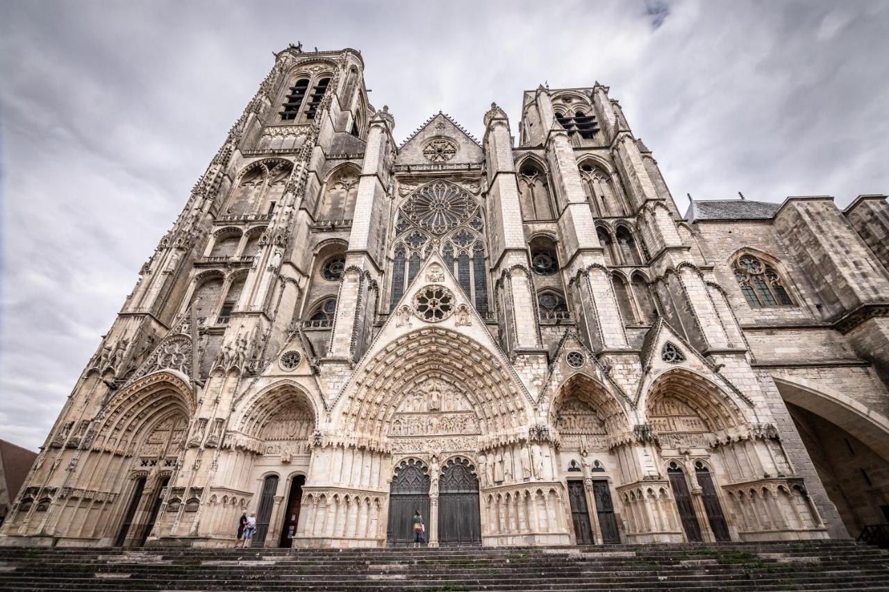 L'Hotel De Panette, Charpente Historique - Cathedrale Бурж Экстерьер фото